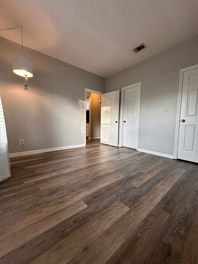 Building Photo - 50% OFF FIRST MONTHS RENT---- Condo in Miramar Beach