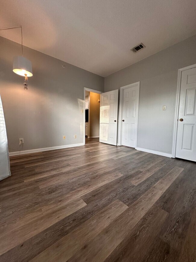 Foto del edificio - 50% OFF FIRST MONTHS RENT---- Condo in Miramar Beach