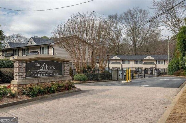 Foto del edificio - 6940 Roswell Rd