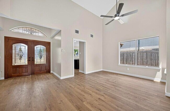 Foto del edificio - 15415 Swan Creek Dr