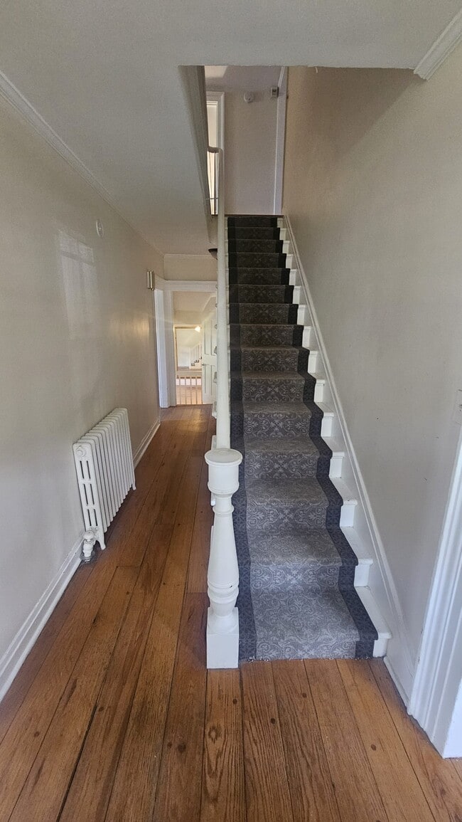 Building Photo - 427 Loudon Rd