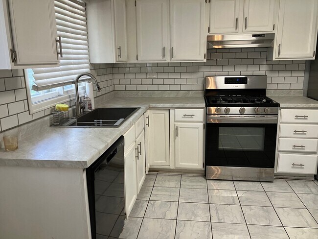 Foto del edificio - 324 W Weathersfield Way