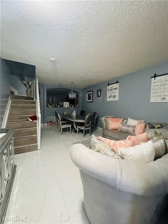 Building Photo - 4 br, 2.5 bath House - 1831 SW 101st Way
