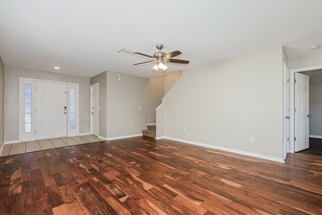 Foto del edificio - 6637 Summer Haven Dr