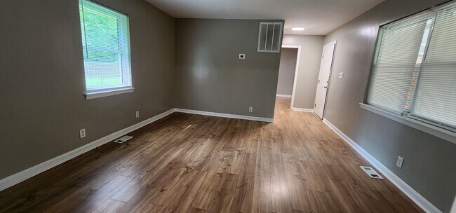 Foto del edificio - Single Family Home 3BR / 2.5BA
