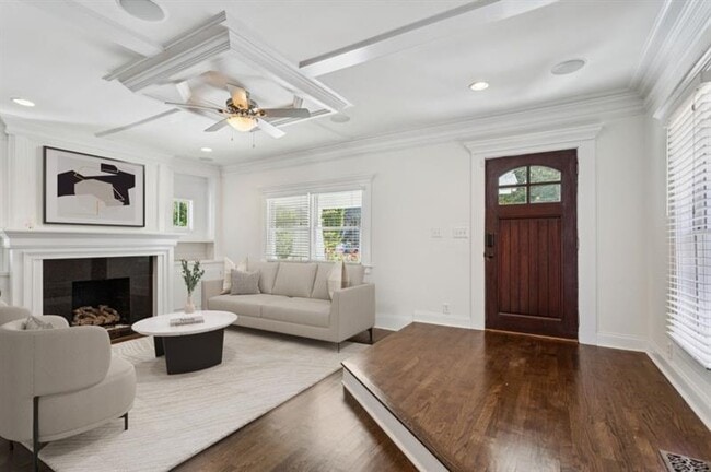 Building Photo - 546 Highland Ave NE