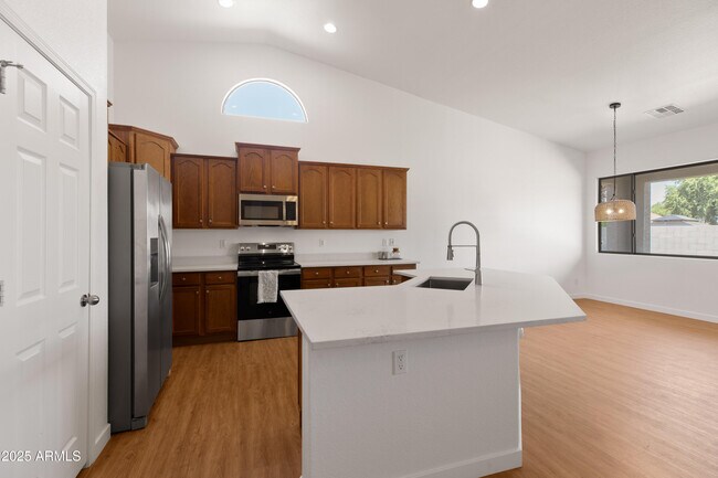Foto del edificio - 8758 West Myrtle Ave