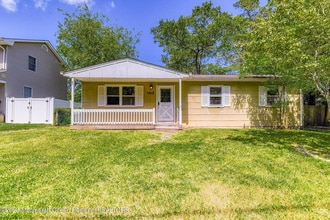 Building Photo - 1612 Evans Rd
