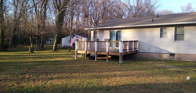 Bach of house - 211 Ash Ln