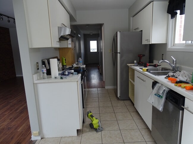 Photo du bâtiment - 899 Muirfield Crescent