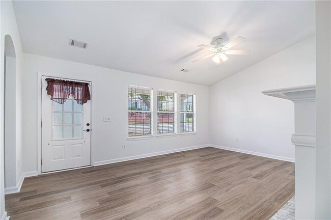 Foto del edificio - 430 Fairlawn Dr