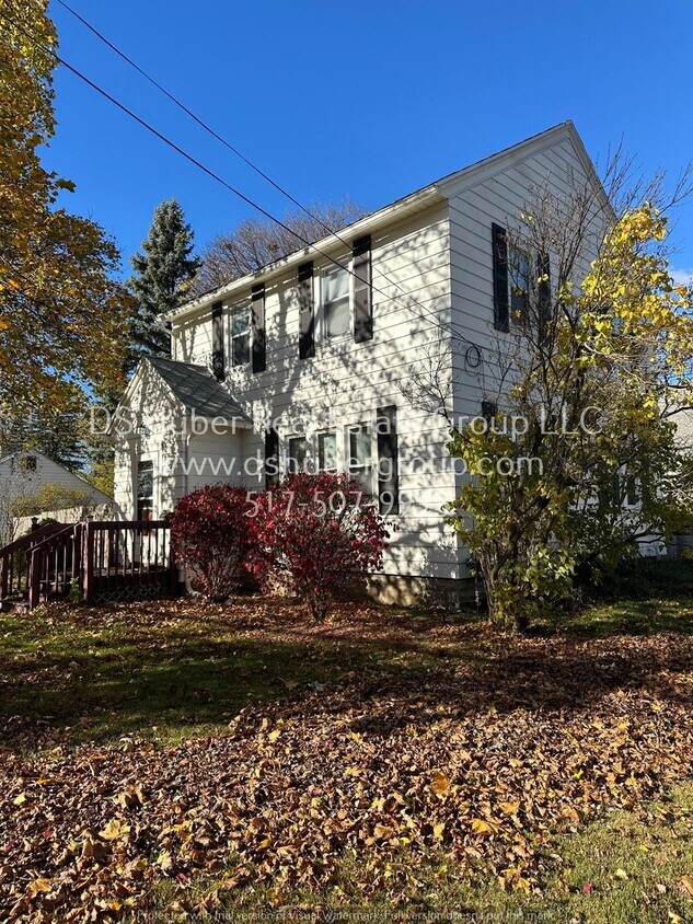 Primary Photo - 1500 W Willow St