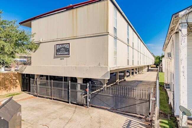 Foto del edificio - 3005 Highland Rd