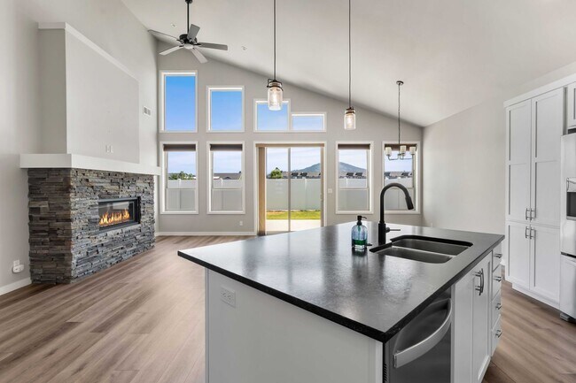 Foto del edificio - Exceptionally Maintained 3 Bedroom Home in Coeur d'Alene
