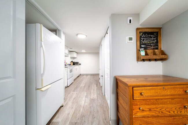 Photo du bâtiment - 11333-11389 89 St NW