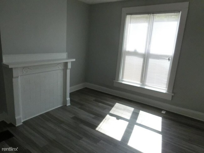 Building Photo - 3 br, 1.5 bath Apartment - 660 Miller Ave