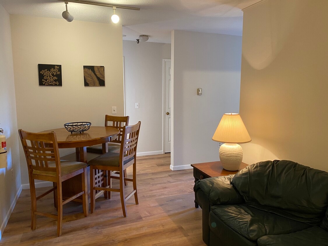 Foto principal - 47 S Williams St