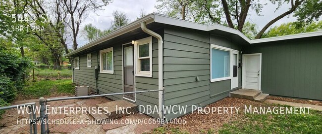 Building Photo - 5443 SW 17th St