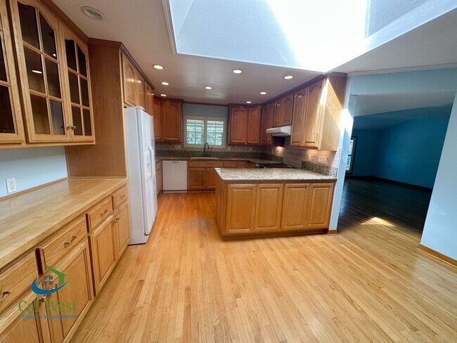 Foto del edificio - $4795 - South San Jose 4Bd / 2 Ba Single F...