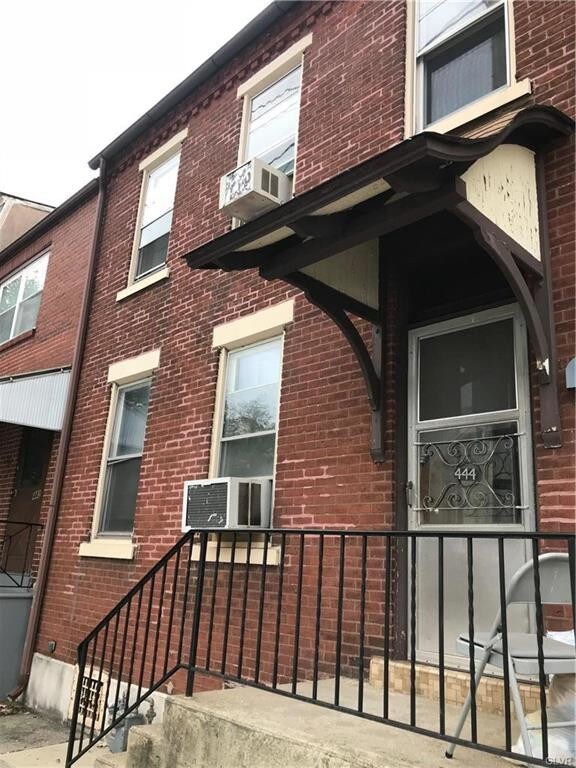 Foto del edificio - 444 Ridge Ave