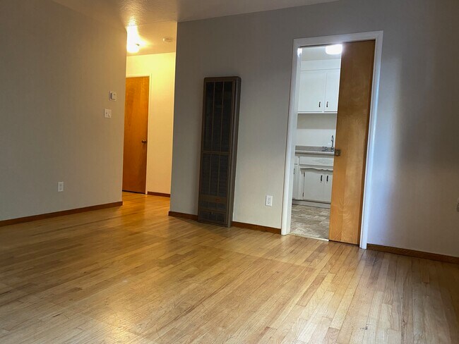 Sala de estar 1b - 2534 San Fernando Way