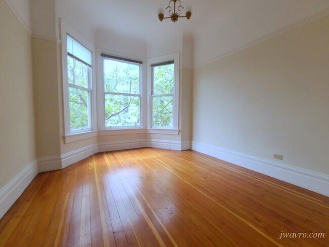 Foto del edificio - 3050 22nd St