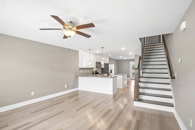 Building Photo - South Maple Townhomes