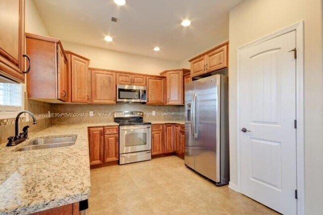 Building Photo - 3373 Wiser Dr