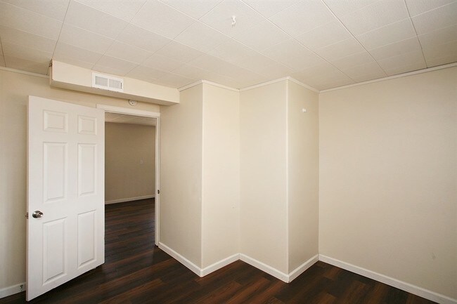 Building Photo - 7025 Goldsmith Ct
