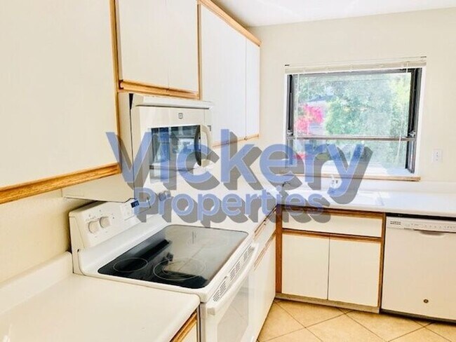 Foto del edificio - 2582 Oak Rd