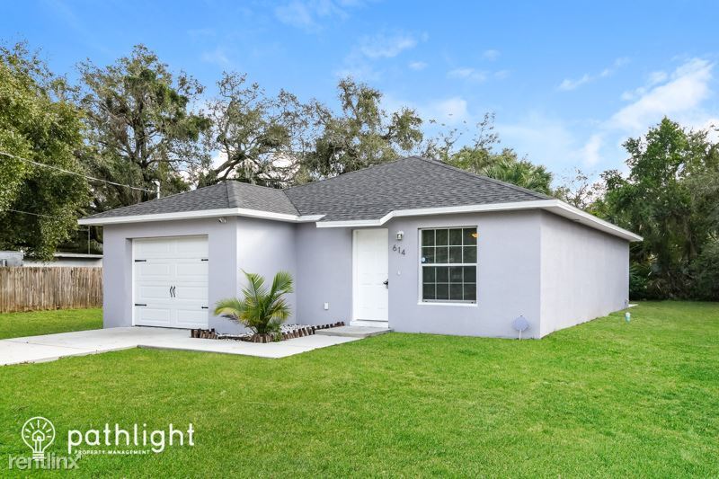 3 br, 2 bath House 614 Sears Avenue NE House Rental in Winter Haven