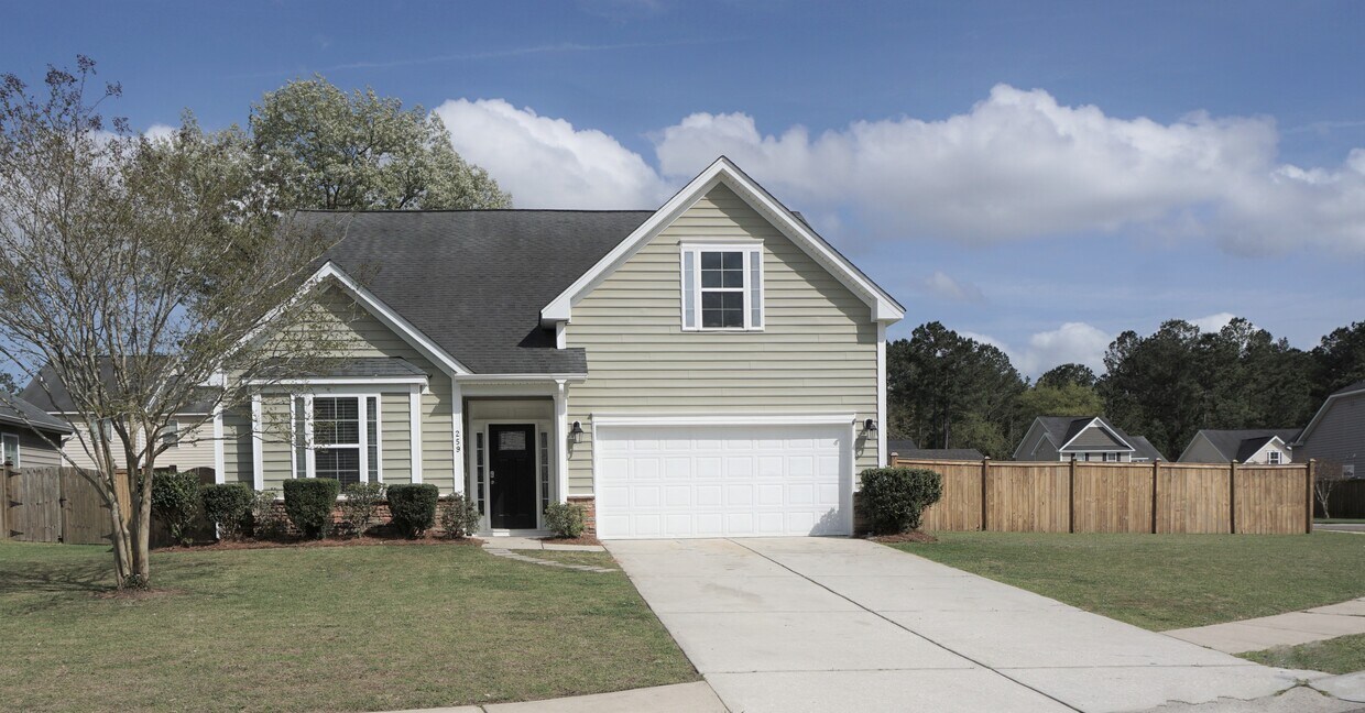 259 Palmetto Village Cir, Moncks Corner, SC 29461 House for Rent in