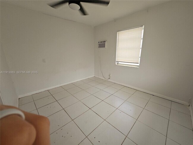 Foto del edificio - 1727 Fletcher St