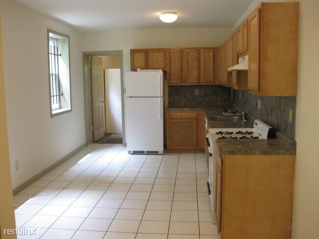 Building Photo - 6 br, 2.5 bath  - 1630 Willington Street