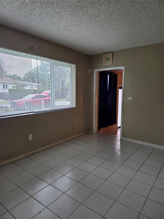 Building Photo - 12220 NE Miami Pl