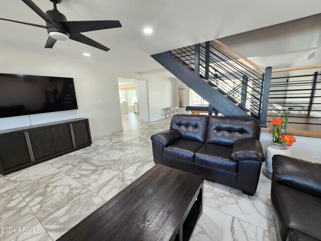 Building Photo - 31048 N Rancho Tierra Dr