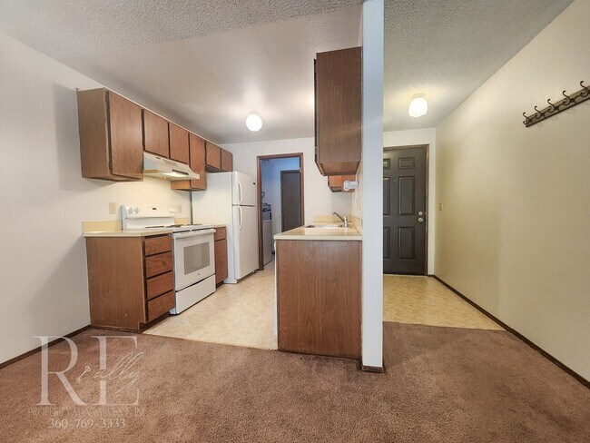 Building Photo - 5115 Hideaway Ln