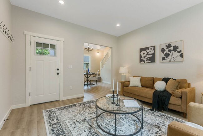 Foto del edificio - Darling 4 Bed, 2 Bath Home in Spokane!