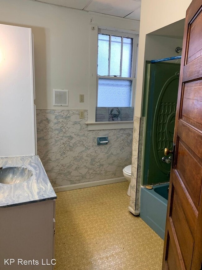 Building Photo - 4 br, 2 bath House - 423 S Grand Ave