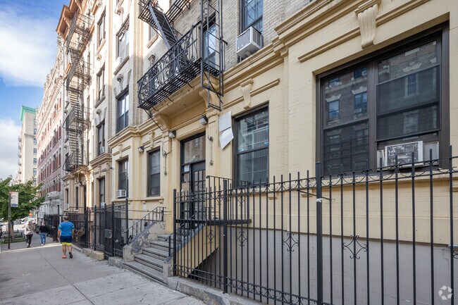 Building Photo - 547-549 W 160th St