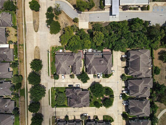 Foto del edificio - 1415 Baldwin Square Ln