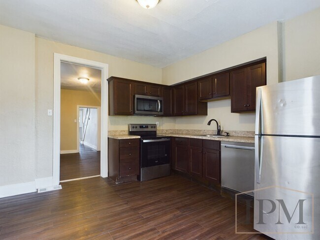 Foto del edificio - Coming Soon - 4 Bedroom Home located in Ce...