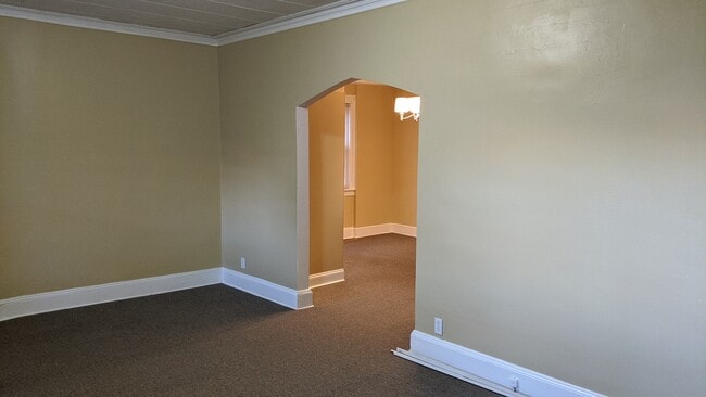 Building Photo - 438 Oakley Avenue