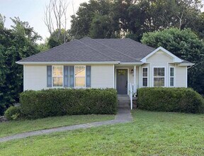 Building Photo - 570 Somerset Ln