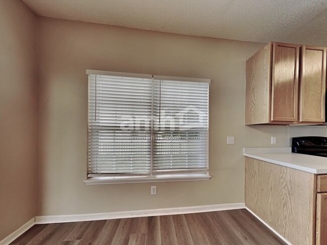 Building Photo - 318 Sunburst Way