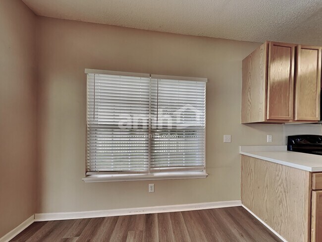 Foto del edificio - 318 Sunburst Way