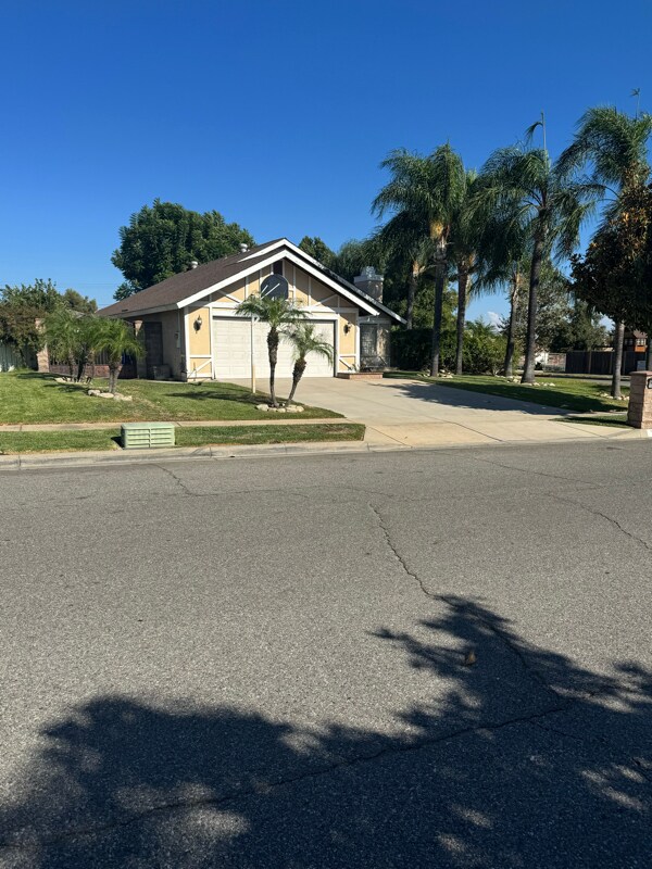 Foto del edificio - 7513 Center Ave