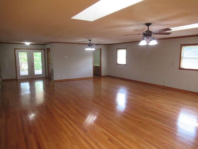 Building Photo - Denver Four Bedroom Home For Rent!