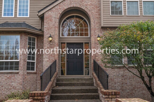Building Photo - Sought After Palisades Neighborhood Tradit...