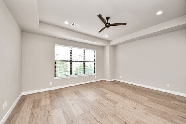 Foto del edificio - City views, smart layout, and Houston convenience?